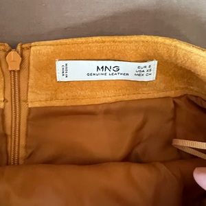 Mango new suede skirts. New without tag. Waist is 28”, but no stretch. Size XS.